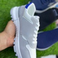 کفش کتونی وارداتی ویتنام مدل نیوبالانس سفید طوسی آبی فوق العاده با کیفیت و خاص