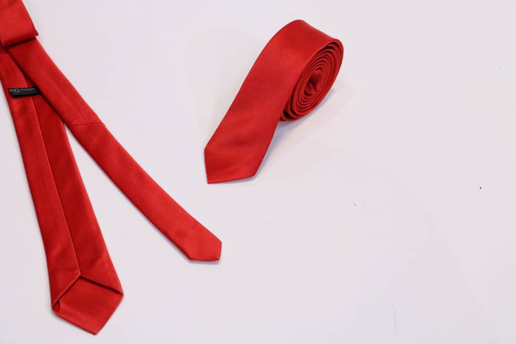 کراوات قرمز