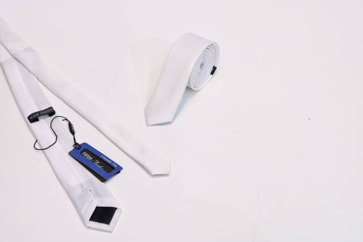 کراوات سفید