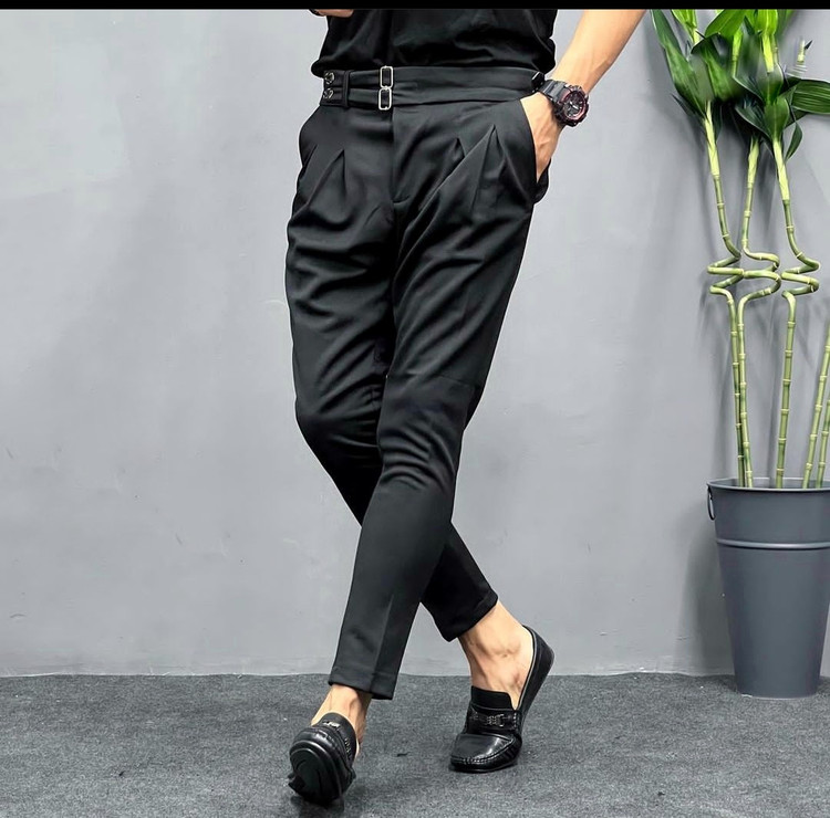 شلوار پلیسه دار