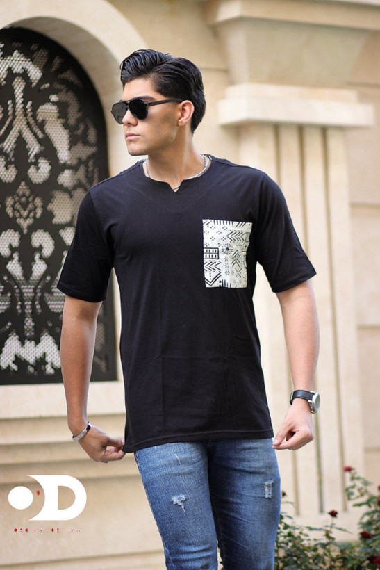 تیشرت نخ پنبه یقه کوبایی با طرح سنتی