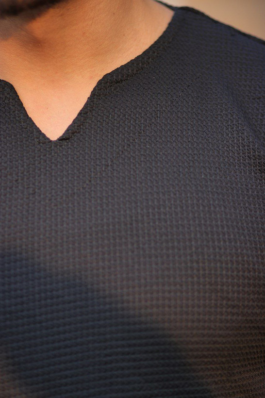 تیشرت مشکی یقه کوبایی