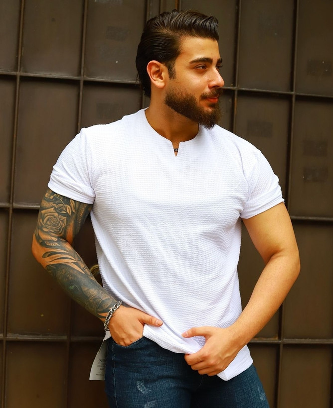 تیشرت یقه کوبایی