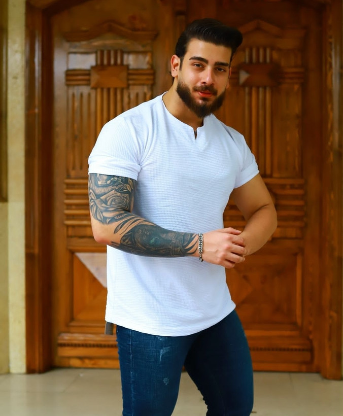 تیشرت یقه کوبایی