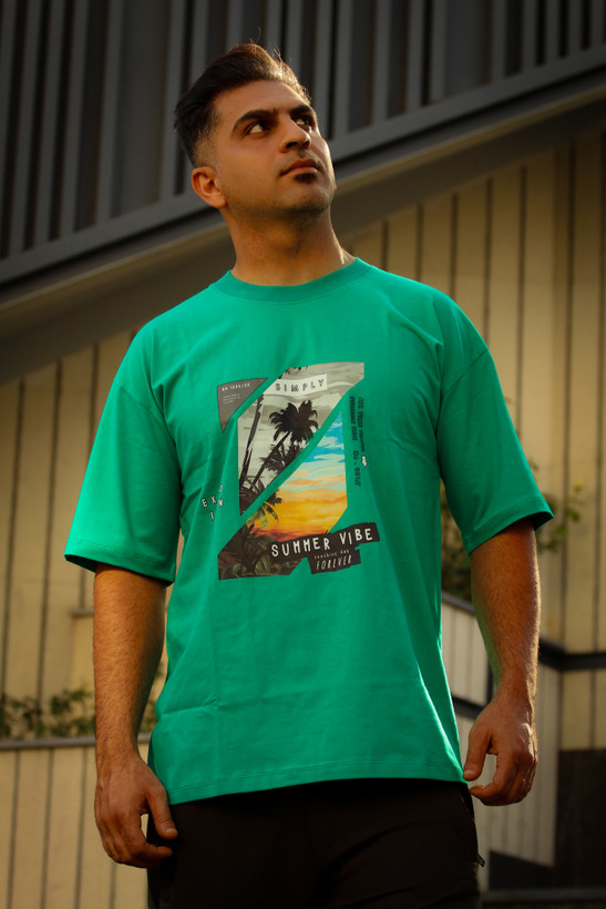 تیشرت لش سبز با طرح درختان استوایی