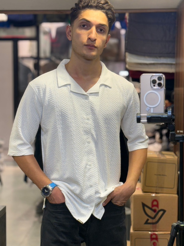 پیراهن یقه انگلیسی سفید مردانه مدل آستین سه ربع لش