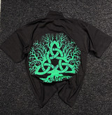 تیشرت نیم زیپ یقه دار طرح درخت زندگی با گره های سلتی بینهایت | سایزبندی کامل xl تا ۴ ایکس لارج استاندارد