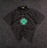 تیشرت نیم زیپ یقه دار طرح درخت زندگی با گره های سلتی بینهایت | سایزبندی کامل xl تا ۴ ایکس لارج استاندارد