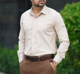 پیراهن آستین بلند کرم استخونی مردانه پارچه ساتن کش شبرو پنبه | کپ اسلیم فیت