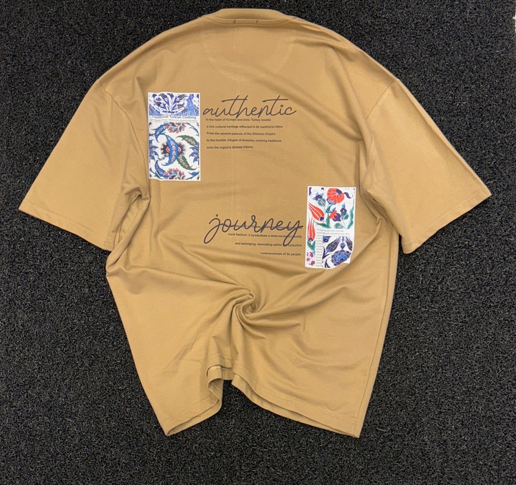 تیشرت لش باکسی طرح Journey & Authentic - کلکسیون هنری اورجینال دیلم