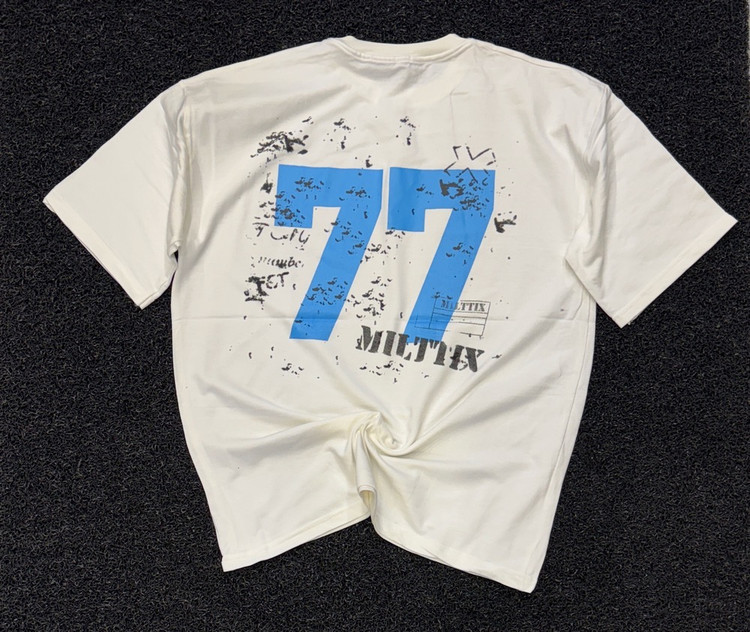 تیشرت مردانه سفید با طرح عدد 77 آبی فیروزهای،- تلاقی زیبایی، کیفیت و طراحی مدرن