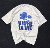 تی شرت لش پشت چاپ سفید طرح ویور لا وی - زندگی را زیبا زندگی کن