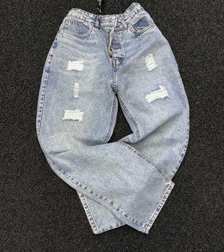 شلوار جین مردانه نیم بگ با رنگ یخی آبی روشن و کش پشت کمر