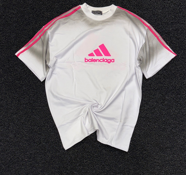 تیشرت Balenciaga x Adidas رنگ سفید صورتی، همکاری دو غول صنعت مد و ورزش