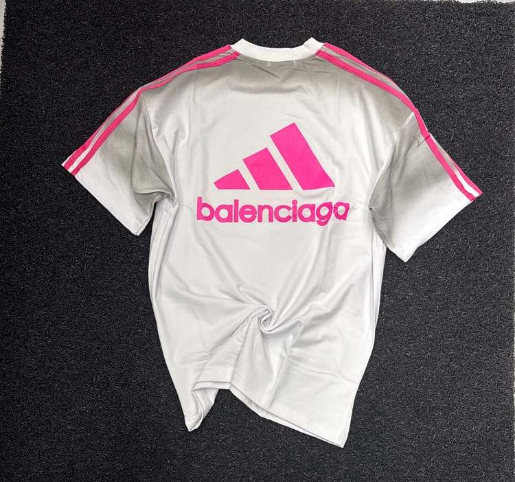 تیشرت Balenciaga x Adidas رنگ سفید صورتی، همکاری دو غول صنعت مد و ورزش