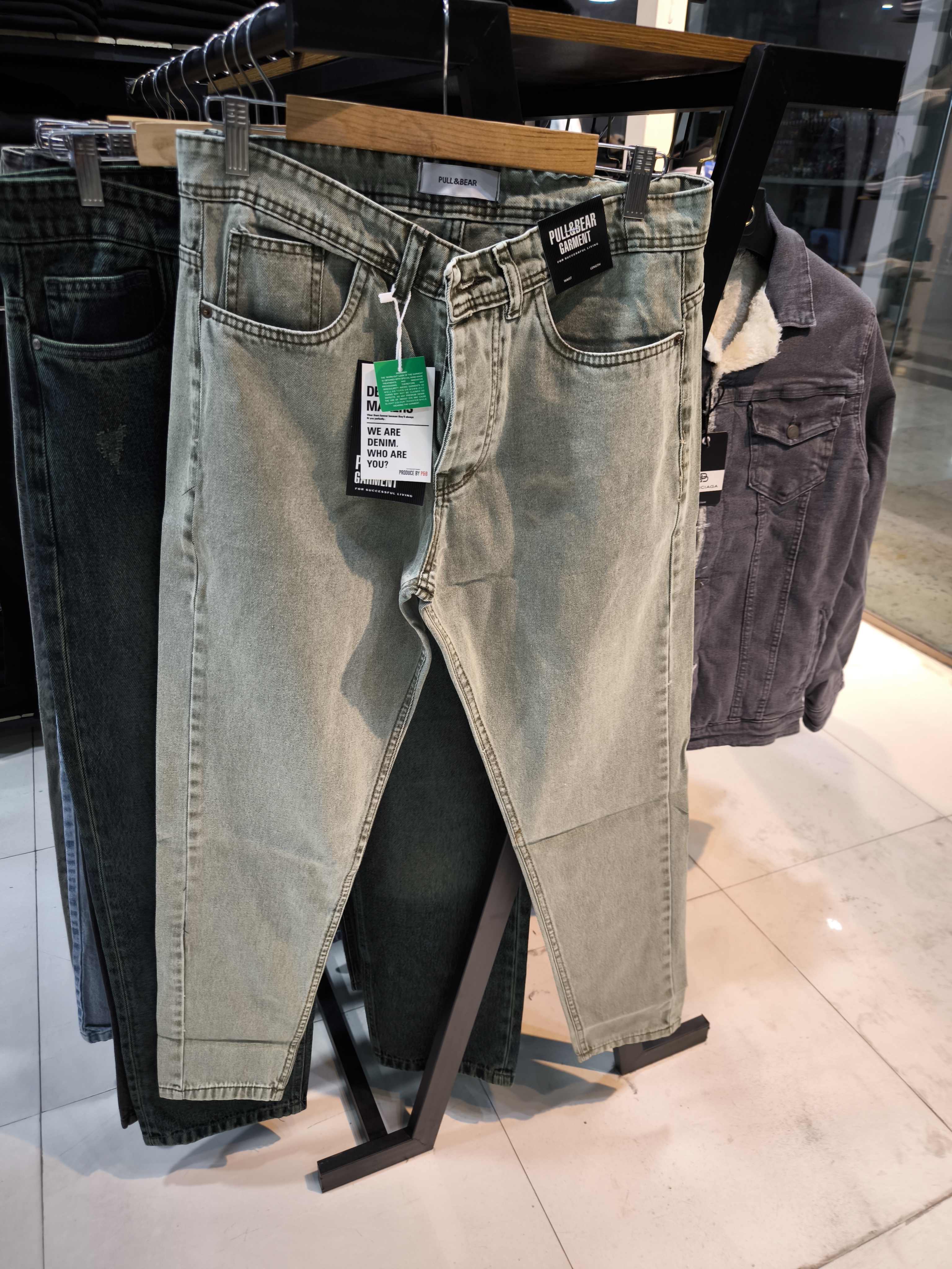 شلوار مام فیت جین کجراه رنگ‌ سبز خاکی روشن کیفیت تضمینی _ اورجینال دیلم