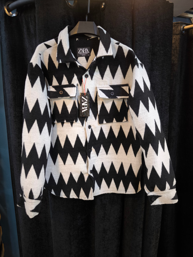 کت فوتر پشمی با طرح هندسی مدرن داری (ترکیب رنگ مشکی، سفید) | سنگینوزن