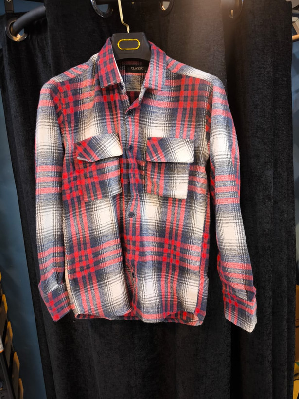 پیراهن پشمی چهارخونه با پارچه برسخورده و ترکیب رنگ قرمز سفید – کد ۸۹۲