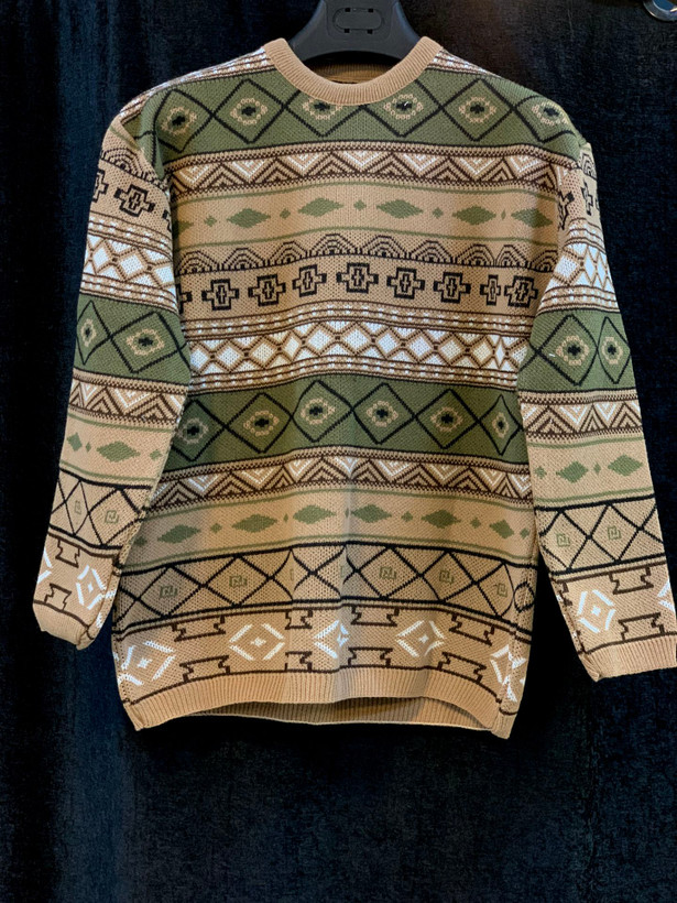 پلیور بافتنی وینتیج رنگ سبز و کرم طرح سنتی ایرانی فوقالعاده شیک باکسی