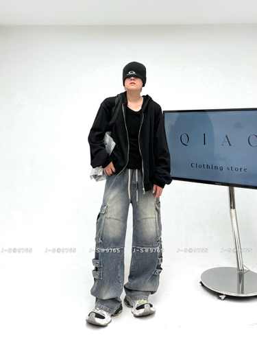 شلوار جین واید بگ صابونی (Wide Leg) با جزییات بندی کارگو فوقالعاده خفن| استایل لش استریت ۲۰۲۶ کد9701