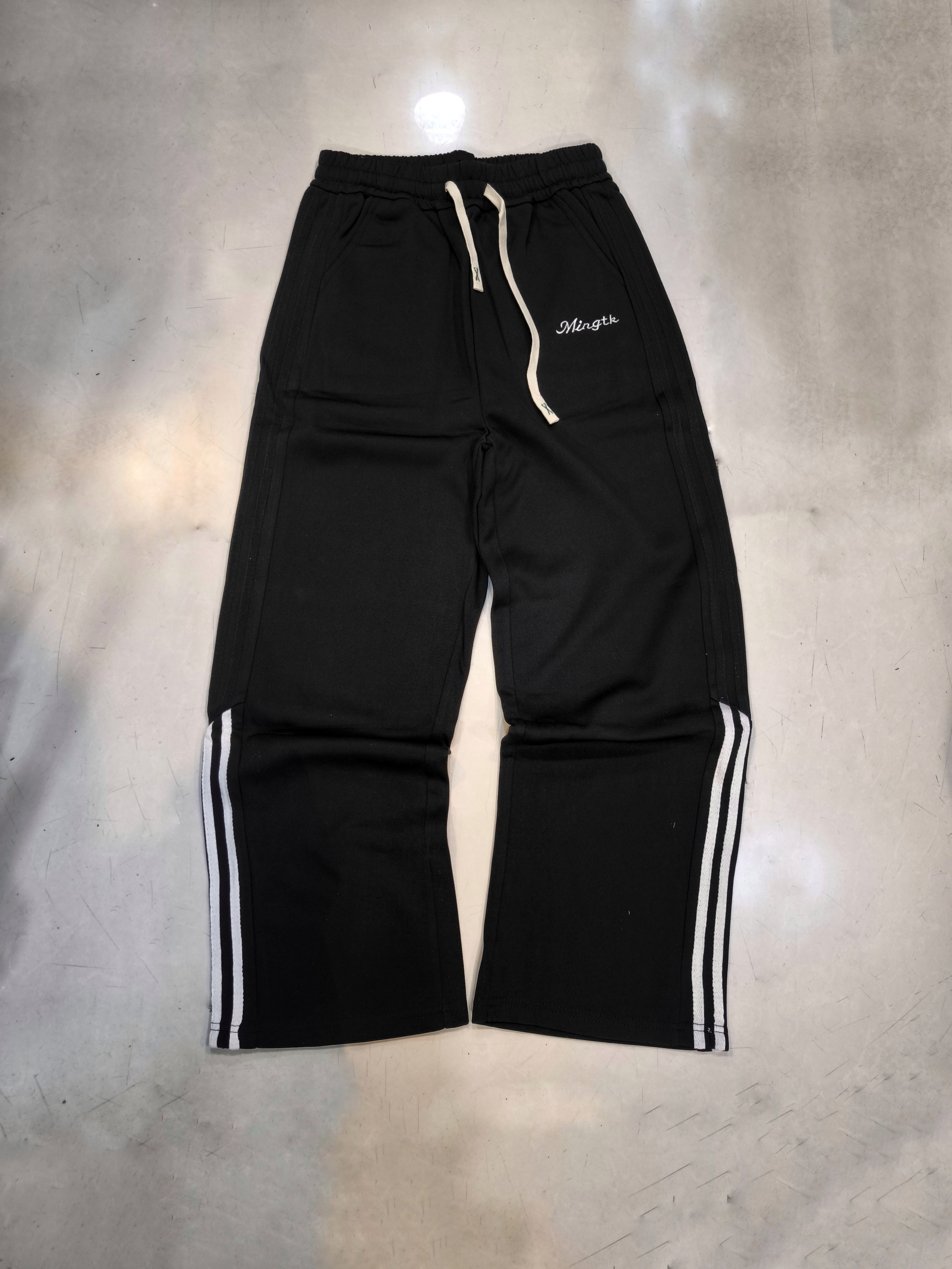 شلوار جاگر نیم بگ سه خط مشکی * فوقالعاده شیک و با کیفیت