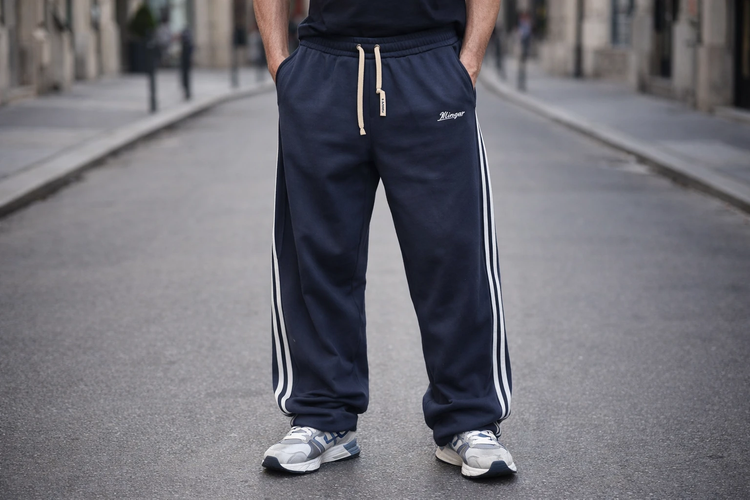 شلوار جاگر نیم بگ سه خط مردانه آبی مازراتی * فوقالعاده شیک و با کیفیت