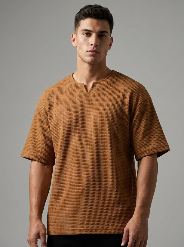 تیشرت یقه کوبایی رنگ شکلاتی شتری 2026